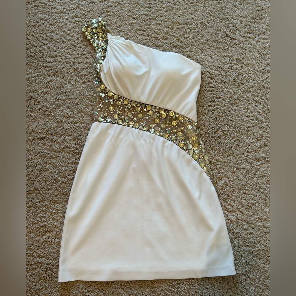 Homecoming / prom dress